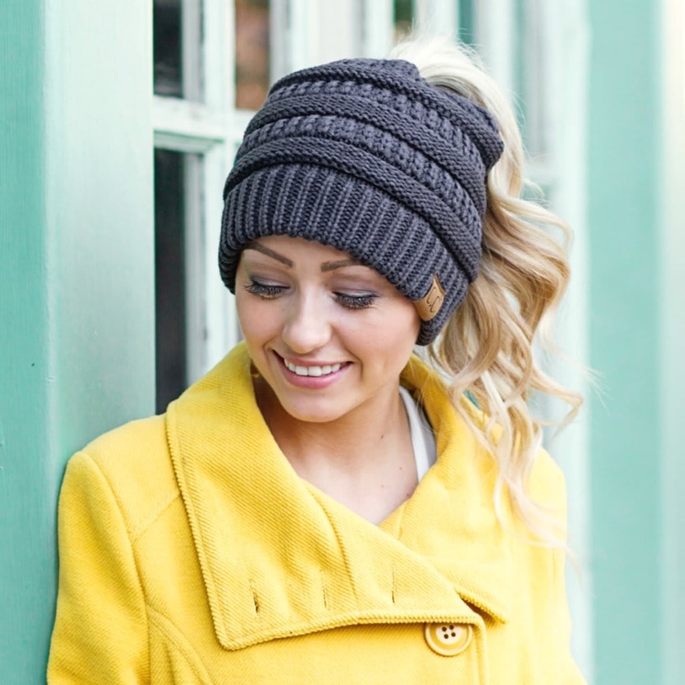 Messy Bun / Ponytail Knit Beanie (NWOT)
